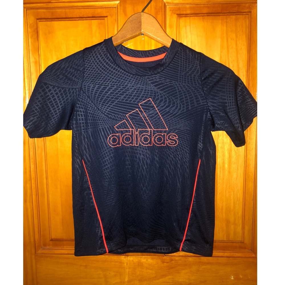 🎠Boys Adidas shirt